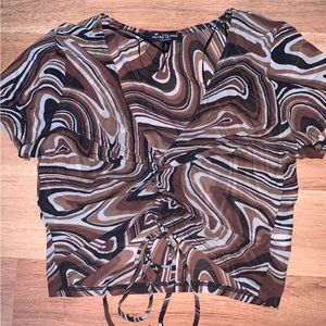 Contast brown lines top